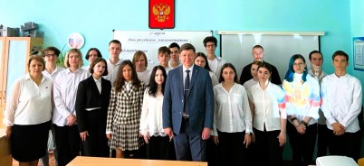 27 апреля - День российского парламентаризма: депутаты Волгодонской городской Думы провели тематические уроки в городских школах